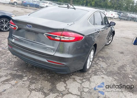 2019 Ford Fusion Hybrid Sel z USA, uszkodzony, nr VIN 3FA6P0MU0KR189552